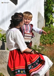 С тамбура в село Свежен_117