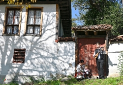 С тамбура в село Свежен_50